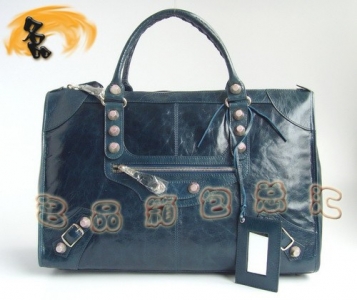 084334A BALENCIAGA���¿� �������ҕr�����e����� �����C܇�� ���а�