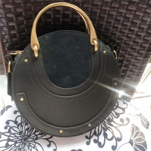 Chloe ޢ�� 17�ﶬ Pixie�֭h�� ĥɰƴƤ �A������� ī�Gɫ