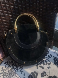 Chloe ޢ�� 17�ﶬ Pixie�֭h�� ĥɰƴƤ �A������� ��ɫ