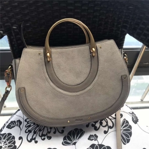 Chloe ޢ�� 17�¿� Pixie��̖Ů�� ţƤƴĥɰ ������ �\��ɫ