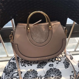 Chloe ޢ�� 17�¿� Pixie��̖Ů�� ţƤƴĥɰ ������ ����