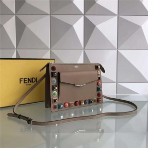FENDI �ҵ� 0367 2017�¿��Ϸ�СţƤ�๦���L����б������ ����ɫ
