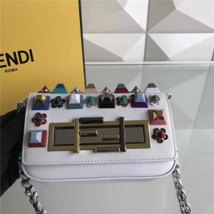 FENDI �ҵ�305 ���@��MINI 3BAGUETTE СţƤ�pF��朗l���米�� ��ɫ