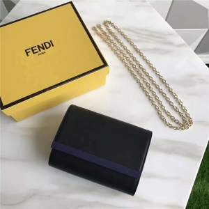 Fendi �ҵ� 2305 СţƤ ײɫƴƤ����μ�朗l��  ��ɫ