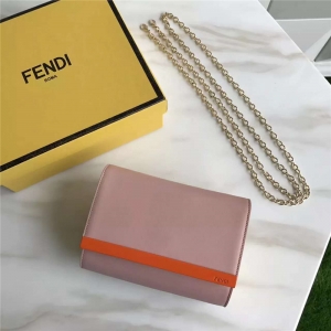 2305  Fendi �ҵ� 2305 СţƤ ײɫƴƤ����μ�朗l��  ��ɫ