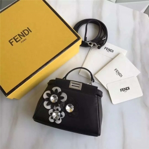 FENDI �ҵ��¿�  �r(sh��)�b����ƤMICRO PEEKABOO ̫�(y��ng)������С؈��   ��ɫ�ڻ�