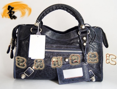 084332A Balenciaga�C܇�� �μ�� ������������� �M����Ƥ���yᔕr��Ů�� ����ɫ