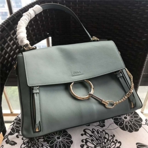 Chlo�� ������ Faye Day ���Ƽ玧 С̖ �A�h朗l �μ�б��� ���{ɫ