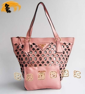 1026 Prada ���¿�Ů�� �r�����eŮʿ�μ�� PradaŮ�� ԭ��һ��һƷ�| �ۼtɫ