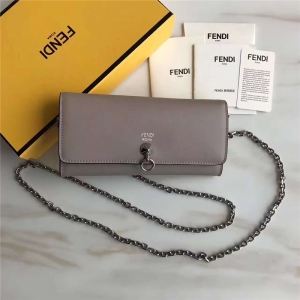 Fendi �ҵ� 0252 СţƤ ��̖�L��Ƥ�A ���٭h �ɲ�ж朗l�玧