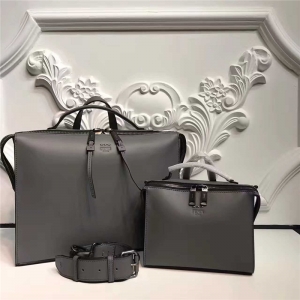 Fendi �ҵ� 400 ����� б��� ���ֹ� �������еĳ�������