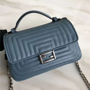 FENDI �ҵ� 8770 �r(sh��)�b��� Micro Baguette ���y�p��朗l�� �{(l��n)��ɫ