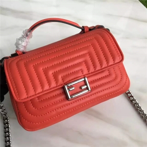 FENDI �ҵ� 8770 �r(sh��)�b��� Micro Baguette ���y�p��朗l�� �tɫ