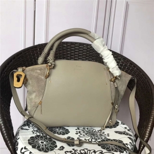 Chloe ������ Owen Bagϵ�� �M(j��n)��ţƤ ƴƤ�μ�б��� Chloe��Ӱ� �����