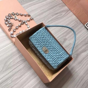 ԭ�� Miumiu �پW�¿��ް�Ů�� 2017���¿�