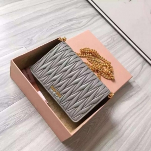 Miumiu���� 朗l�� Miumiu2017�پWŮ���¿�