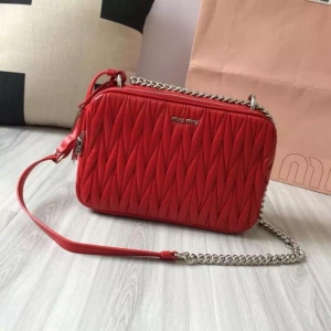 Miumiu���� 2017��پW�¿� �ݳ�Ʒ MiumiuŮ��