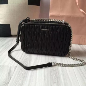 Miumiu���� 2017��پW�¿� �ݳ�Ʒ MiumiuŮ��