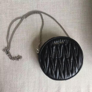 Miumiu ����Ů�� 2017�����¿� �ݳ�Ʒ 피��M�ھd��Ƥ