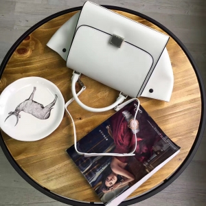 Celine Trapeze С̖�ִ� ِ����ǧ�� ِ����ǧ����ɫϵ�� �����