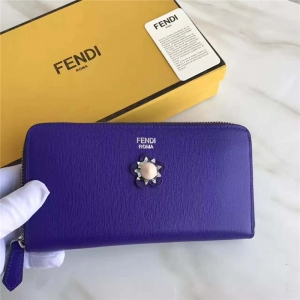 FENDI �ҵ� СţƤCRAYONS 2017�¿� �b��pɫƤ�ﻨ���L���X�� ���{ɫ