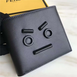 FENDI �ҵ� 2017�¿� face����ͬɫ�N�� СţƤ�ۯBƤ�A ��ɫ