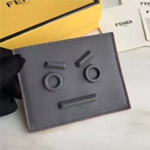 FENDI �ҵ� 2017�¿� face����ͬɫ�N�� СţƤ ���A�ӿ�Ƭ�A ��ɫ