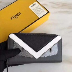 FENDI �ҵ� 2017�¿� С�֫F�۾� ��Ƥ���e�L������X�� ��ɫ