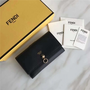 Fendi �ҵ� 0383 2017�������O(sh��)Ӌ(j��)��ܛƽ�yСţƤ�ЊA ���٭h(hu��n) ��ɫ