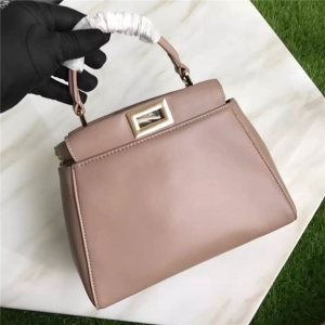2590 FENDI �ҵ� ܛ��Ƥ������� �ɂ��ȴ� ������� ���