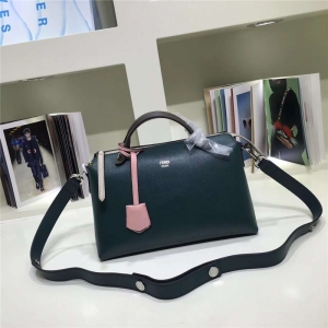 149S FENDI �ҵ� 2017�¿� ��ܛСţƤ ƴɫ��ʿ�D�������� �{�Gɫƴ��