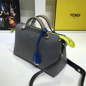 149S FENDI �ҵ� 2017�¿� ��ܛСţƤ ƴɫ��ʿ�D�������� ���ƴ�{