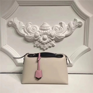 149S FENDI �ҵ� 2017�¿� ��ܛСţƤ ƴɫ��ʿ�D�������� ��ɫƴ��