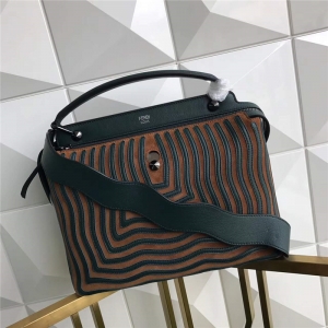 8785 FENDI �ҵ� СţƤ�r�b��� ˮ���y ����б���� ��ɫ