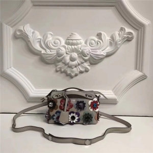 8149BS FENDI �ҵ� ��ʿ�DСţƤ ��ɫ�����T�� �������� ��ɫ