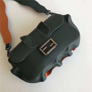 8783 FENDI �ҵ� �r(sh��)�b��� ���玧���~߅ �μ����� ī�Gɫ