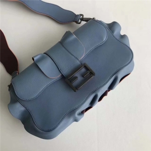 8783 FENDI �ҵ� �r(sh��)�b��� ���玧���~߅ �μ����� ε�{(l��n)ɫ