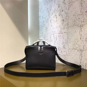 6238 FENDI �ҵ� �L���� СţƤ ��ʿ ����б��� ��ɫ