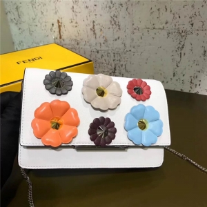 7346 FENDI �ҵ� ƴɫ�����b� ��ܛСţƤ 朗l��� ��ɫ