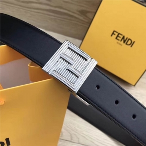 7C0353 Fendi�ҵ� СţƤ �pF��־ ���D���� �p����� ��ʿ���� �y��