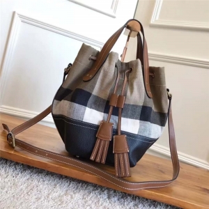 Burberry����� �͌���Ů�� ���¿��yˮͰ�� �ɲ�ʽС�� ��ɫ