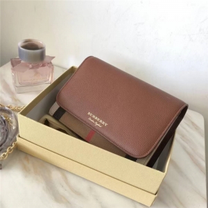 BurberryŮ�� �ٷ��¿� �͌���б��� ���ð���� ��ɫ