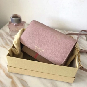 BurberryŮ�� �ٷ��¿� �͌���б��� ���ð���� ��ɫ