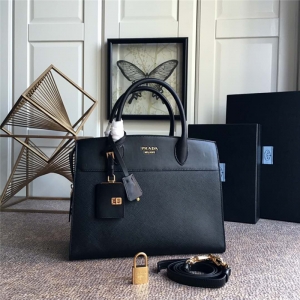 lBA047 Prada�����_ СţƤ ƴɫƴƤ ������ ��ɫ 