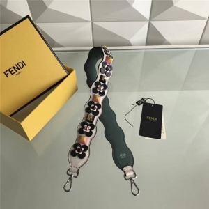 822 Fendi�ҵ� ƴɫ�玧 ������������T� �Ųʶ̼玧 ��ɫƴ��