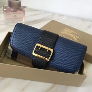 Burberry�¿� �͌����X�� Ƥ�� �L���X�A ���ƼyСţƤ �{ɫ