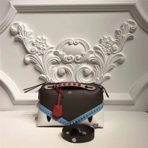 129 fendiŮ�� �ҵ������ СţƤ BY THE WAYϵ�� ��ʿ�D�ִ� ��ɫ