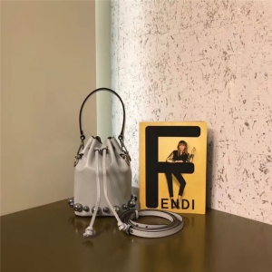 010 FENDIŮ�� �ҵ�ˮͰ��  MON TRESOR �������� СţƤ �{ɫ