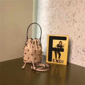 010 FENDIŮ�� �ҵ�ˮͰ��  MON TRESOR �������� СţƤ ��ɫ