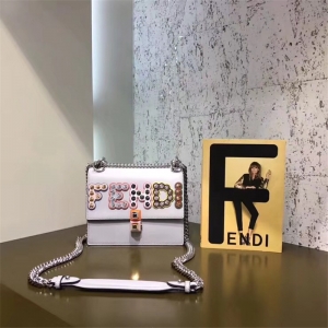 1381 FENDI�ҵ� KANI���w�ִ� �����T� �ҵ�Ů�� б������ ��ɫ